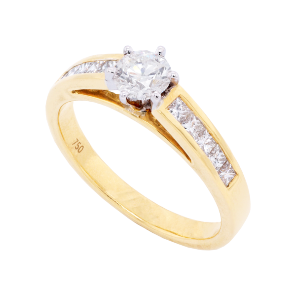Six Claw Diamond Solitaire with Princess Cut shoulders